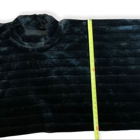 Vintage Faux Fur Poncho - Picture 4 of 6